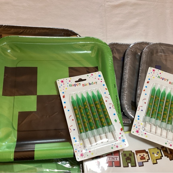 Minecraft Party Supplies Set - Picture 2 of 4